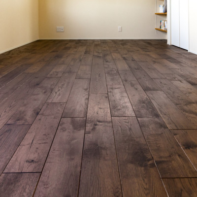 無垢の床材を、マンションで使うには？