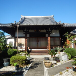 「回廊の美装（木部洗い）工事」をスタートさせて頂いております！